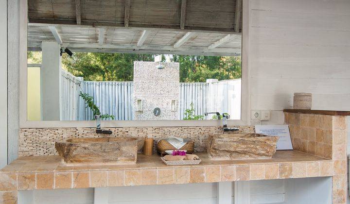 Hot Sale Beachfront Resort Coral Flora At Gili Trawangan Lombok 40
