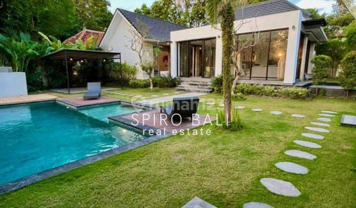 Lease Hold 4 BR Brand New Villa Tropical Garden Pererenan Canggu 2