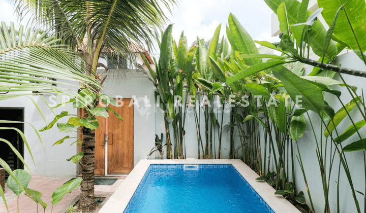 For sale quickly, 2 Bedrooms Semi Furnished Villa in Canggu 2