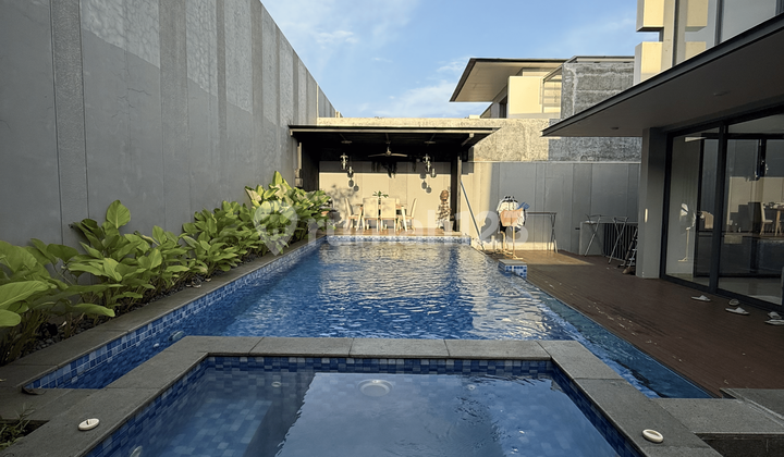 Jual Rumah Mewah 3 Lantai di Lyndon Navapark BSD 2