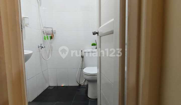 For Sale House in Spring Canary Area, Gading Serpong