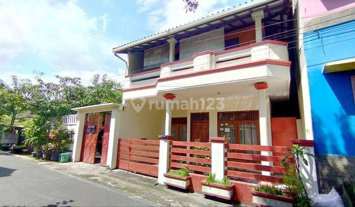 DIJUAL Rumah 2 Lantai Tengah Kota Dekat RS JIH 1
