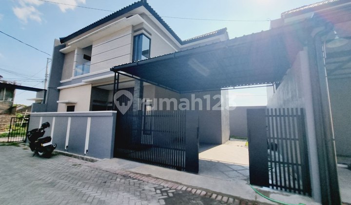 Rumah Mewah Finishing 2 Lantai Kota Solo 2