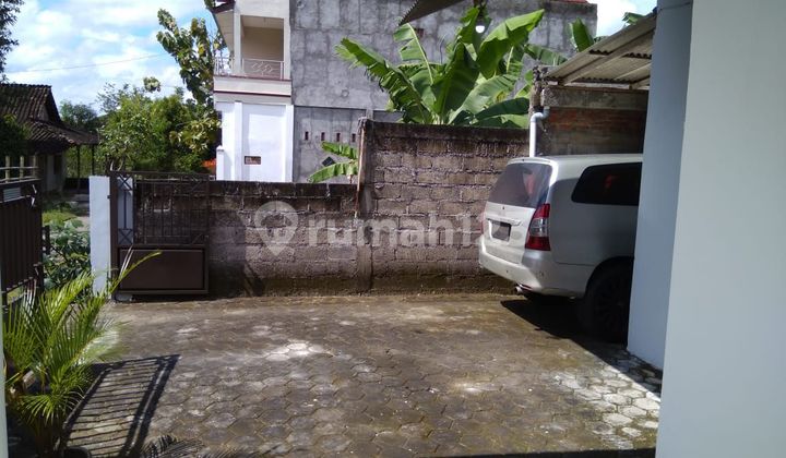 Spacious Comfortable Green House Near Koramil Karanganyar 2