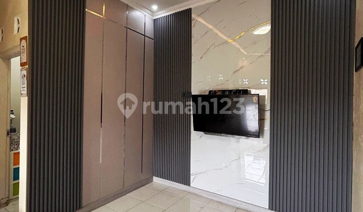 Rumah Cantik Di Perumahan Dekat Superindo 2