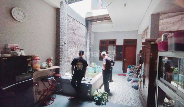 Rumah Bagus Kokoh 2 Lantai Dekat Ke Kampus UNS 2