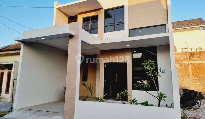 RUMAH BARU 2 LT BAGUS Modern Minimalis di Perum Waru Gentan 2