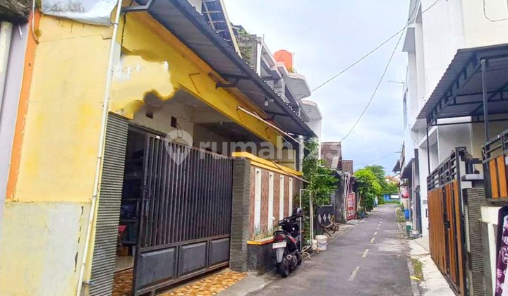 Rumah 2 Lantai Dekat Taman Jayawijaya Surakarta 2