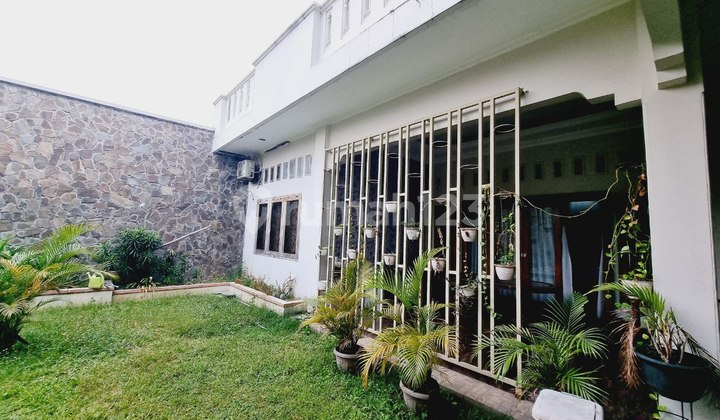 Rumah Mewah 1.5 Lantai Akses Lebar Di Jln Utama Banyuanyar 