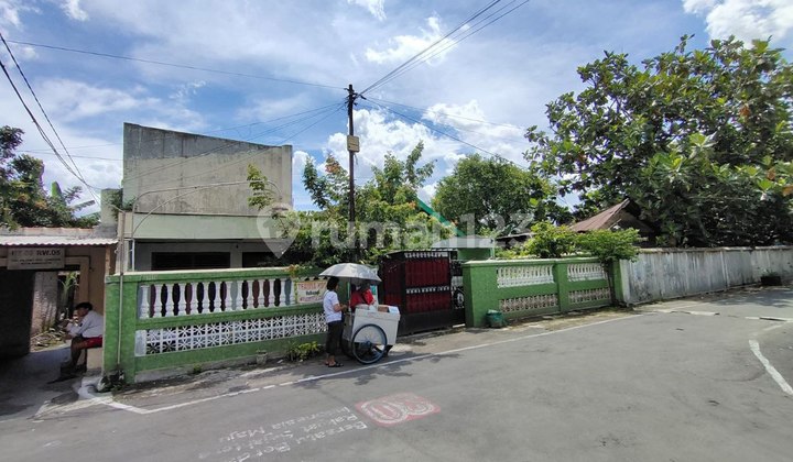 Rumah Induk + Kost Aktif Tengah Kota Murah Rumah Induk + Kost Aktif Tengah Kota Murah