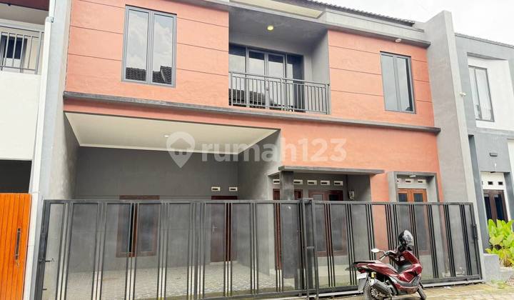 Beautiful 2-Storey House in Colomadu Cluster, Karanganyar