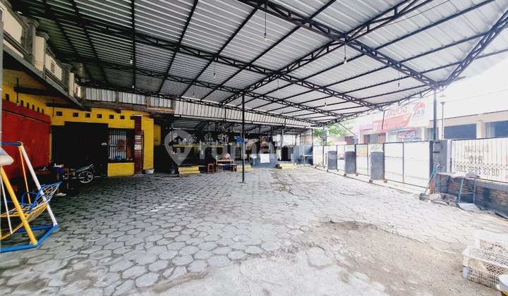 Strategic Commercial Space (Shop House) by Busy Roadside Strategic Commercial Space (Shop House) by Busy Roadside