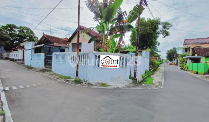 Tanah Hook Bonus Bangunan Dekat Jalan Raya Adi Sucipto