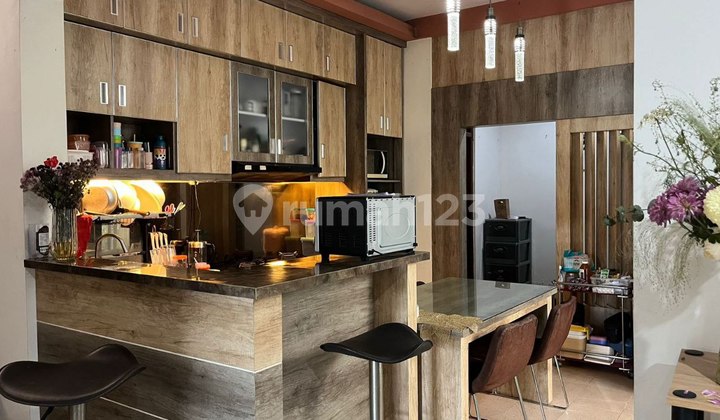 Nice Semi-Furnished House Near Taman Jaya Wijaya 2