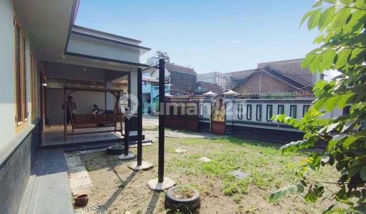 Rumah Mewah Mewah Luas Dekat Jl. Adisucipto Colomadu 2