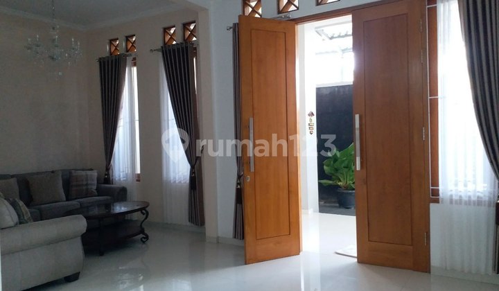 JUAL CEPAT Rumah Mewah 1.5 Lantai Include Furnish  2