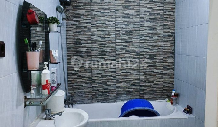 Nice House in Solo City Center Close to Klodran Toll Road 2