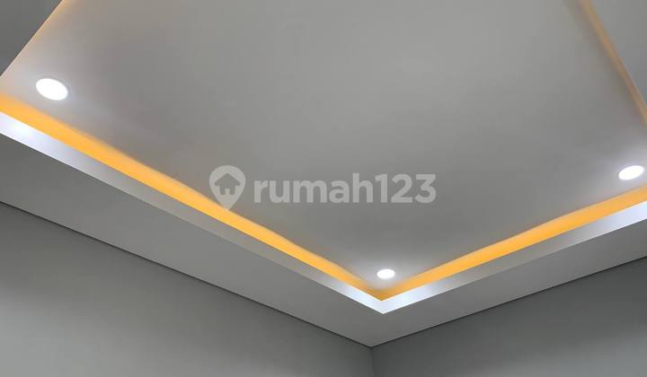 Luxurious 2-Story House, Strong Minimalist Building Near Oen Hospital. 2