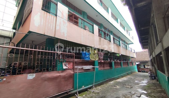 Active 3-Story Boarding House Near Uns Campus