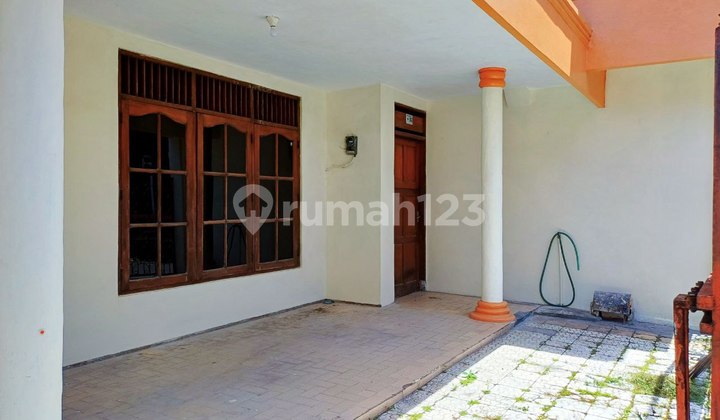 Nice House near Purwosari Station Solo City Nice House near Purwosari Station Solo City