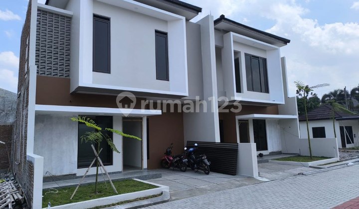 Cluster Exclusive One Gate Akses Di Kartasura Cluster Exclusive One Gate Akses Di Kartasura