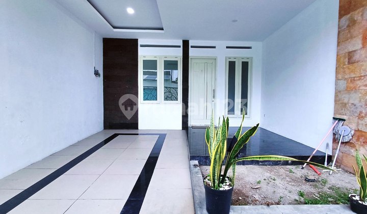 Rumah Bagus Baru 2 Lt Tengah Kota Solo Dekat Pasar Nusukan 2
