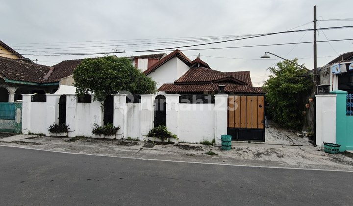 Rumah Strategis Terawat Halaman Luas Di Sukoharjo