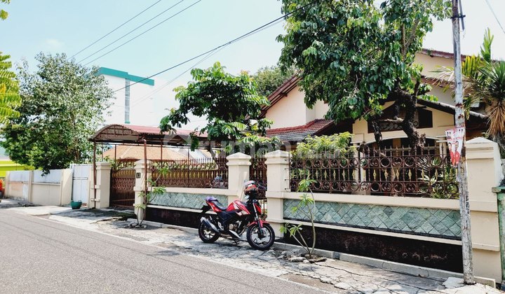 Rumah Bagus 2 Lantai Di Kerten Laweyan Surakarta Rumah Bagus 2 Lantai Di Kerten Laweyan Surakarta
