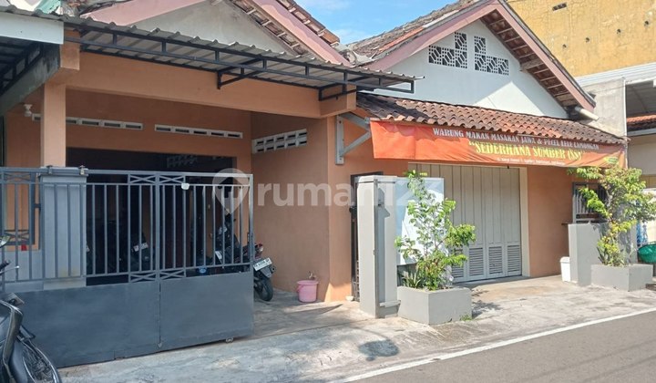 Rumah Second 1.5 Lantai Aman Dekat Jln Raya Siap Huni