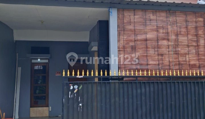 Rumah di Cluster Belakang De Colomadu Karanganyar Rumah di Cluster Belakang De Colomadu Karanganyar