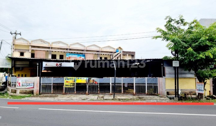 Strategic Commercial Space (Shop House) by Busy Roadside Strategic Commercial Space (Shop House) by Busy Roadside