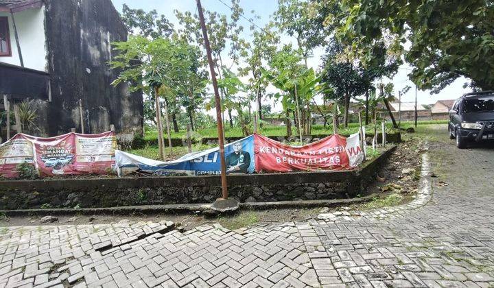 Rumah Clasic Mewah Progres Bangun di Perum Dekat  ke UNS 2