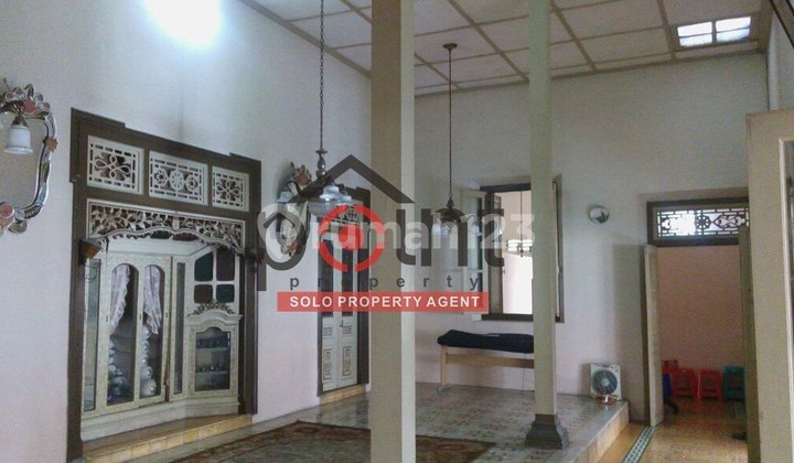 Rumah Kolonial Tengah Kota Jln Raya Laweyan 2