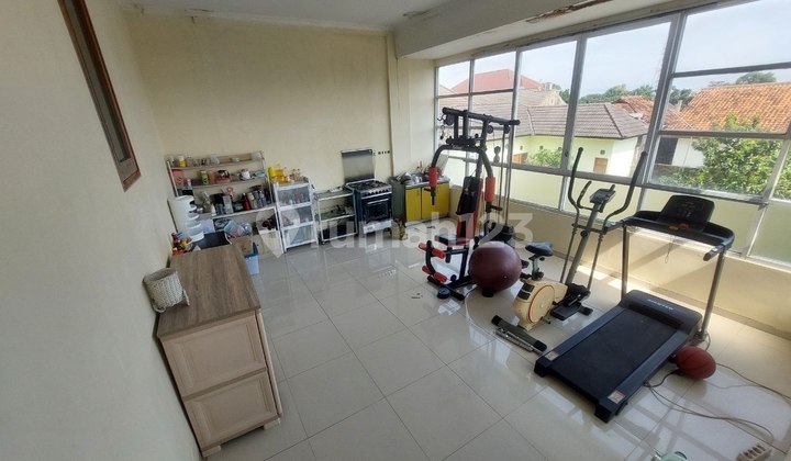 Rumah Mewah 2 lantai posisi 2 muka tengah kota Klaten 2