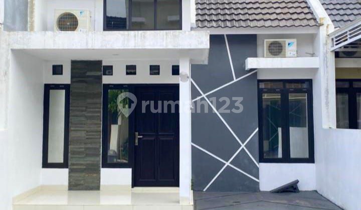 Nice Ready-to-Live Cluster House Includes Furnishings