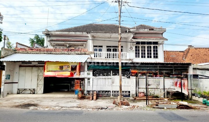 Rumah 2 LT Plus Ruang Usaha Laweyan Surakarta