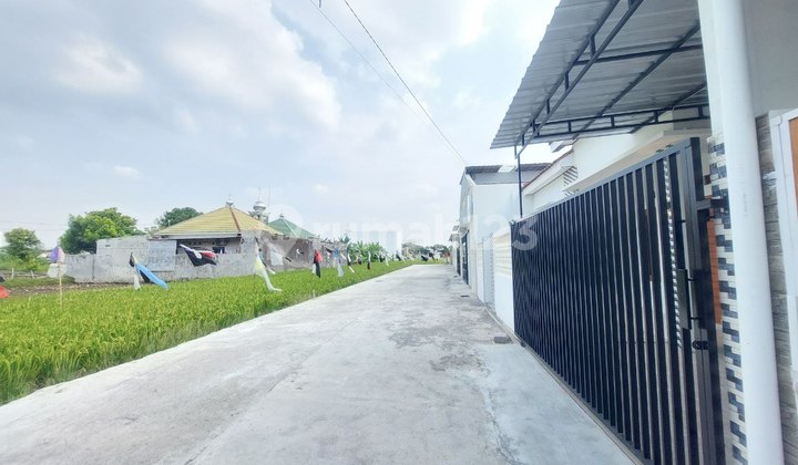 Only 1 unit left in Karangasem, Solo City House. 2