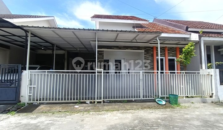 Rumah Luas Terwat Semi Furnish di Sukoharjo