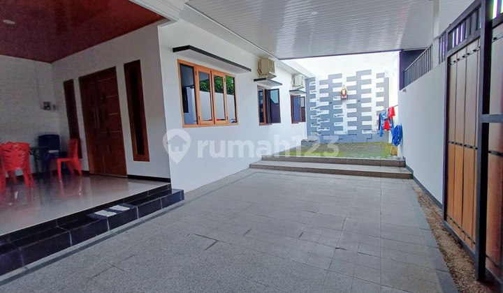 Rumah Mewah Dekat Taman Jayawijaya Mojosongo 2