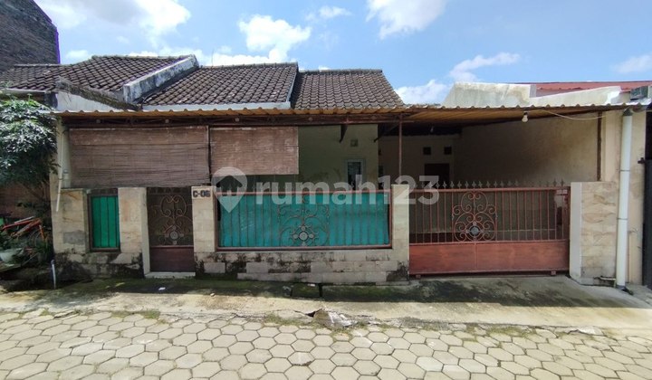 DIJUAL Rumah Second Bagus di Selokaton, Gondangrejo 1