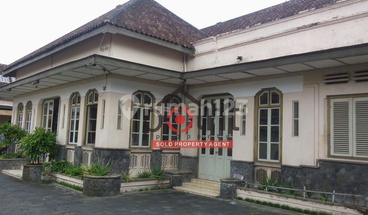 Rumah Kolonial Tengah Kota Jln Raya Laweyan