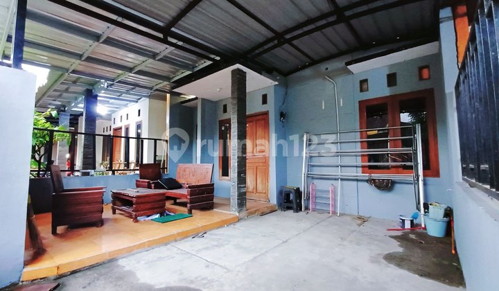 Rumah Bagus Dekat ke Kampus Uns dan Isi 2