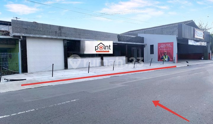 Spacious Strategic Business Space Suitable for Culinary/Coffee in Downtown Solo Spacious Strategic Business Space Suitable for Culinary/Coffee in Downtown Solo