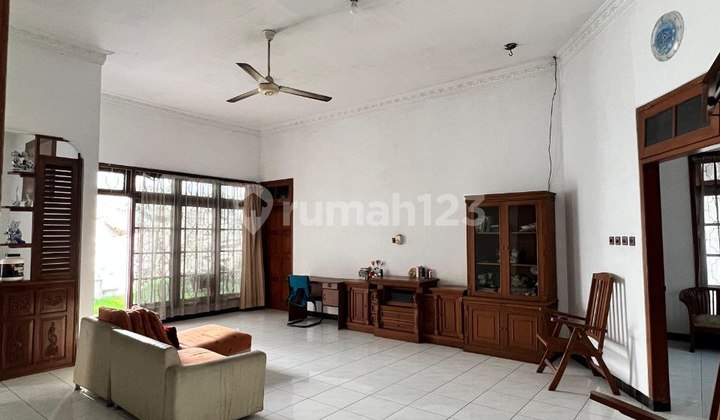 Spacious Strategic House in Solo Baru Near The Park Mall 2