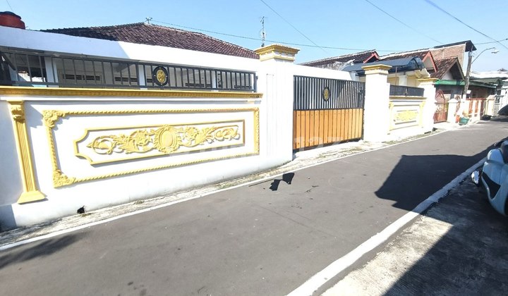 Rumah Luas Koko Dekat Ke Uns Di Dagen Jaten Rumah Luas Koko Dekat Ke Uns Di Dagen Jaten
