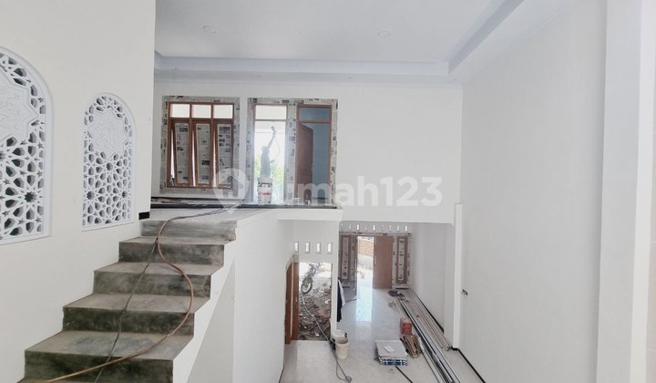 New 2-Story House Near Toll Exit on Jln Gedongan 2