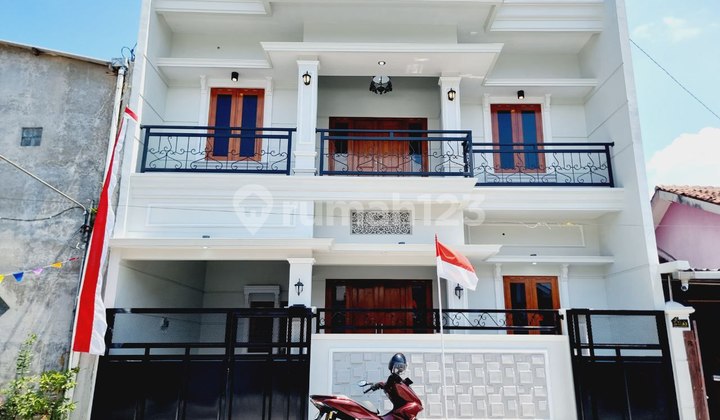 Rumah Cantik 2 Lantai Finishing Di Perum Purbayan