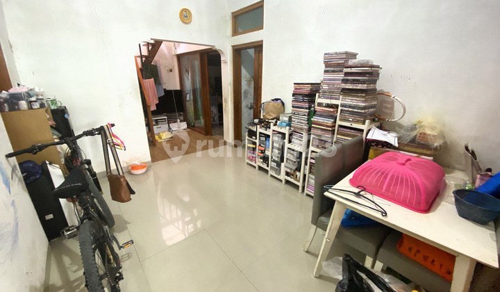 1.5-Story Cluster House with Furnishing Bonus in Surakarta 1.5-Story Cluster House with Furnishing Bonus in Surakarta