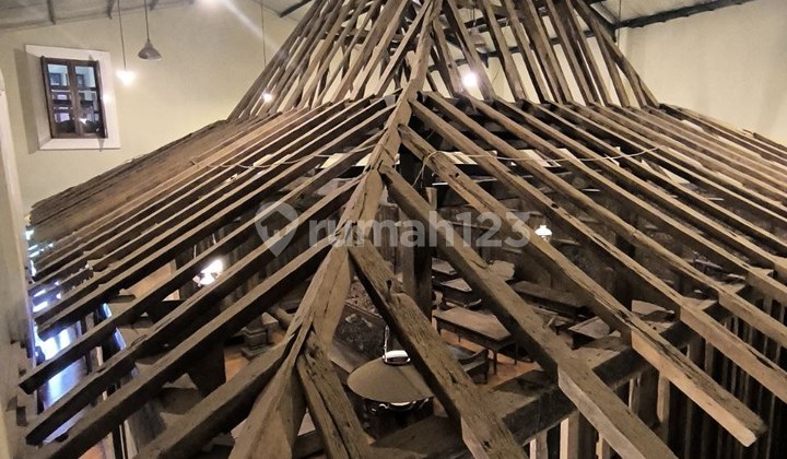 Galeri Furniture Kuno Joglo Tua Kolektor Item  2