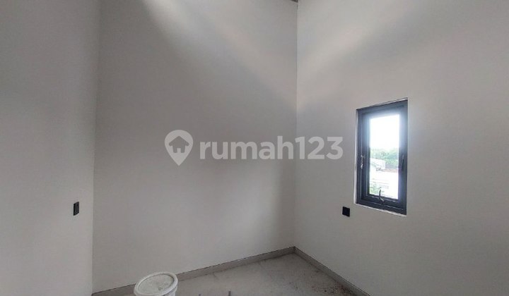 Jual Cepat Kost Mewah Full Furnish Dekat Kampus UNS Jual Cepat Kost Mewah Full Furnish Dekat Kampus UNS